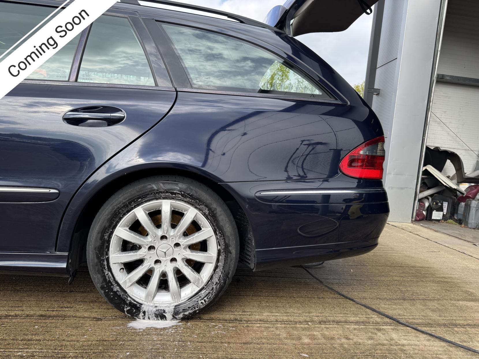 Mercedes-Benz E 320 CDI Elegance 7G Tronic (7 Seat) 3.0 Elegance W211 (2002-2009)