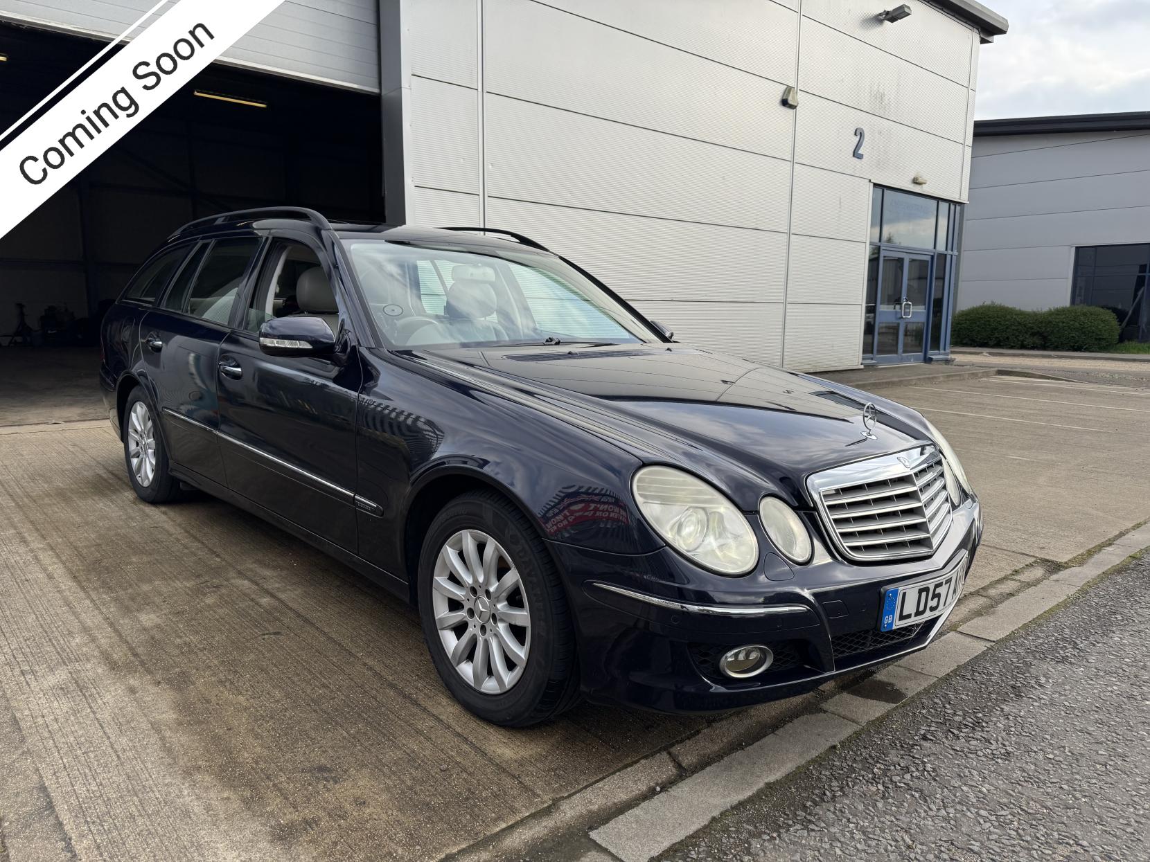 Mercedes-Benz E 320 CDI Elegance 7G Tronic (7 Seat) 3.0 Elegance W211 (2002-2009)