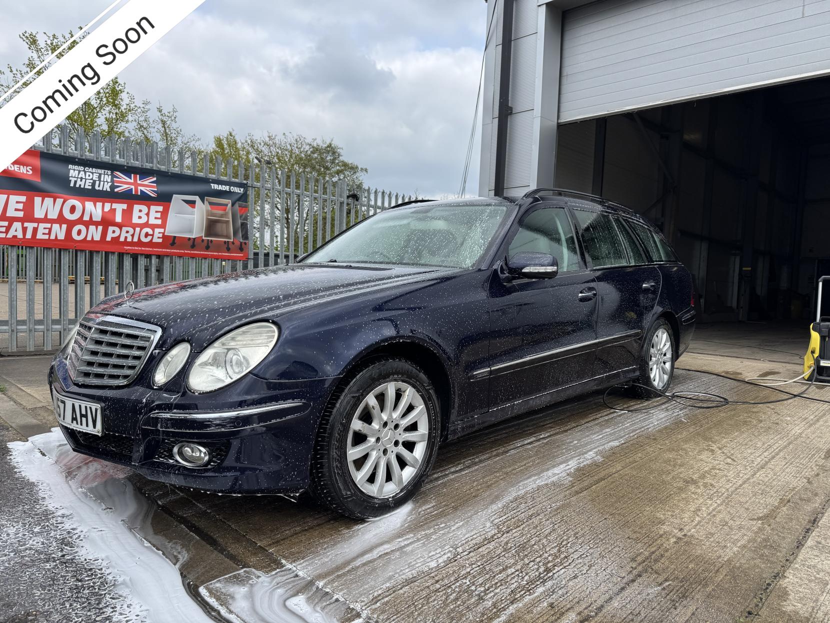 Mercedes-Benz E 320 CDI Elegance 7G Tronic (7 Seat) 3.0 Elegance W211 (2002-2009)